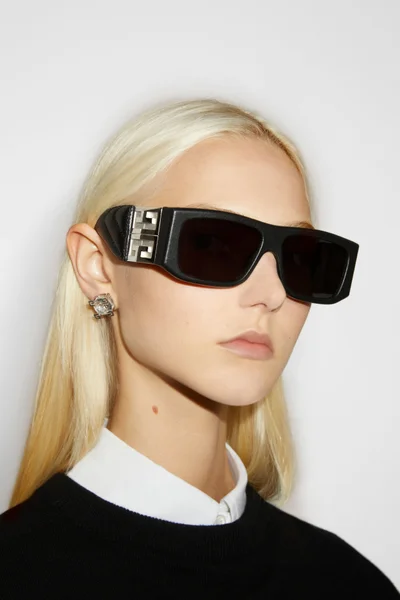 Look 10